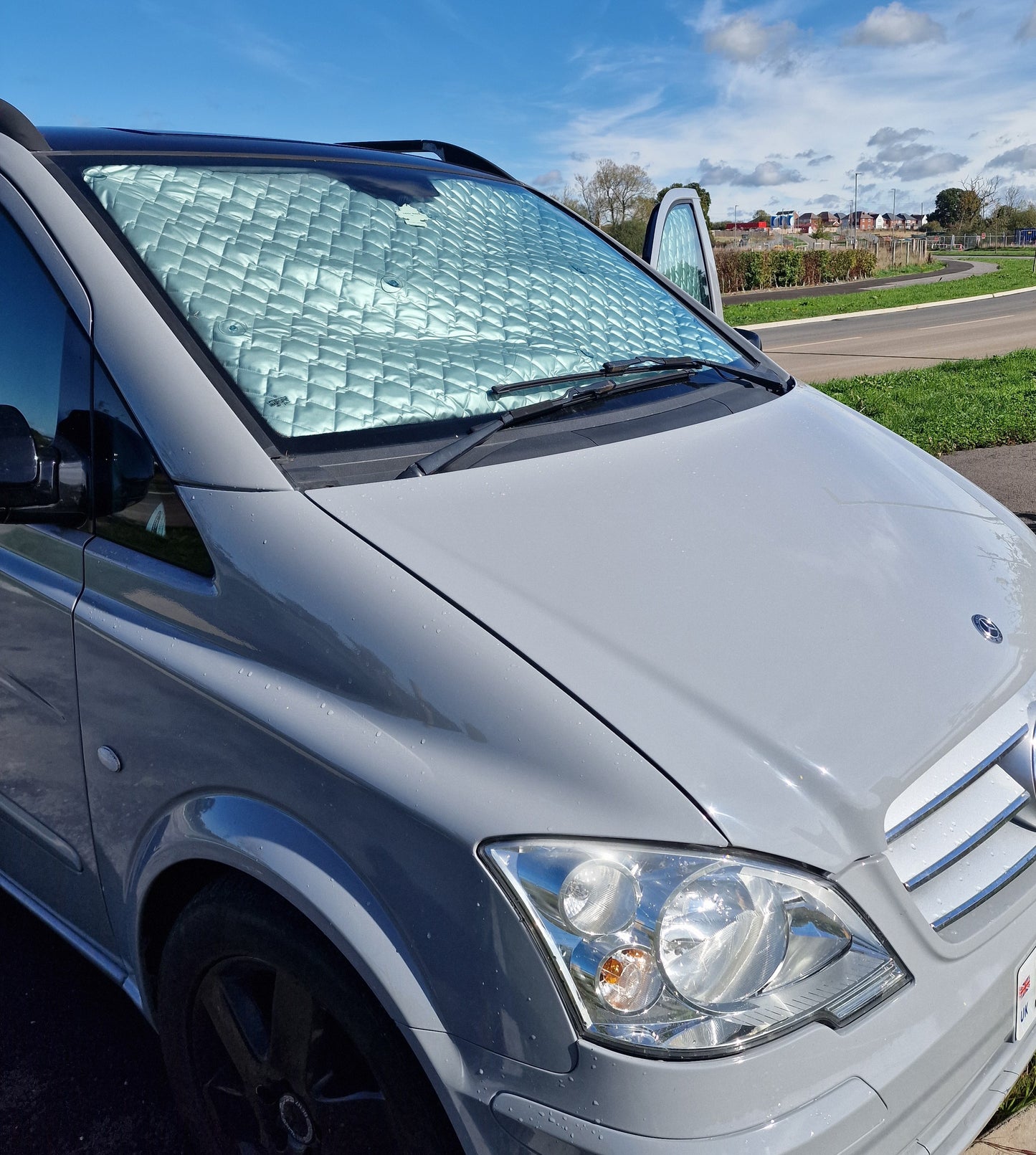 Mercedes-Benz Vito/Viano (W639) Thermal Blinds Set – Front Windscreen Cover (Suction Cup Mounting)