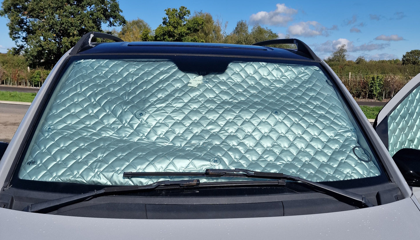 Mercedes-Benz Vito/Viano (W639) Thermal Blinds Set – Front Windscreen Cover (Suction Cup Mounting)